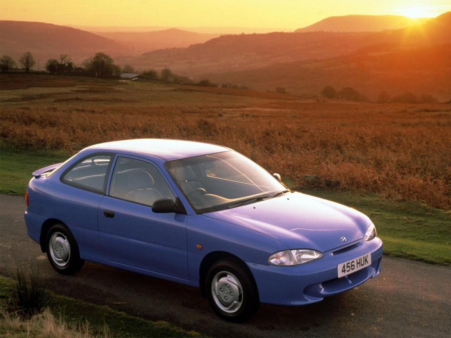  Hyundai Accent 3-Door 1994 года  (UK) (фото 4 из 4)